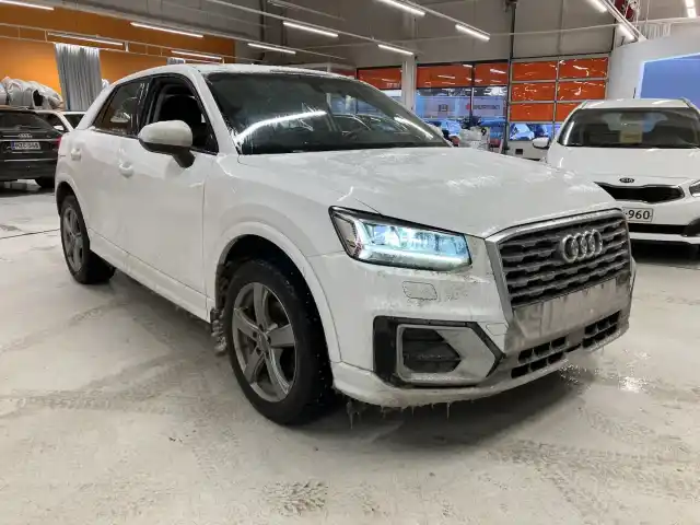 Valkoinen Maastoauto, Audi Q2 – ETE-532