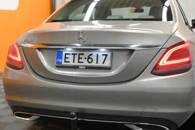 Harmaa Sedan, Mercedes-Benz C – ETE-617