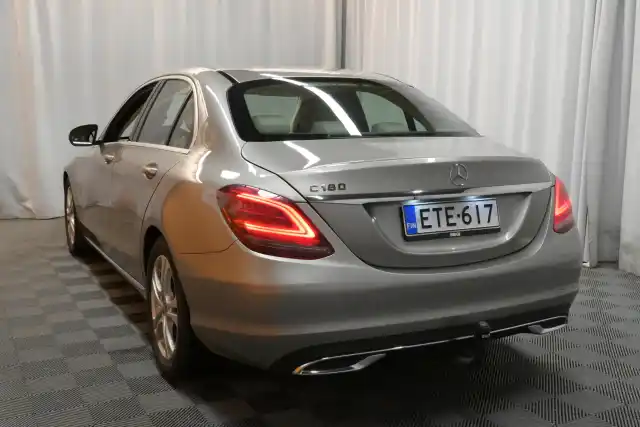 Harmaa Sedan, Mercedes-Benz C – ETE-617