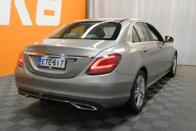 Harmaa Sedan, Mercedes-Benz C – ETE-617