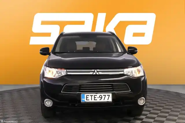 Musta Maastoauto, Mitsubishi Outlander – ETE-977