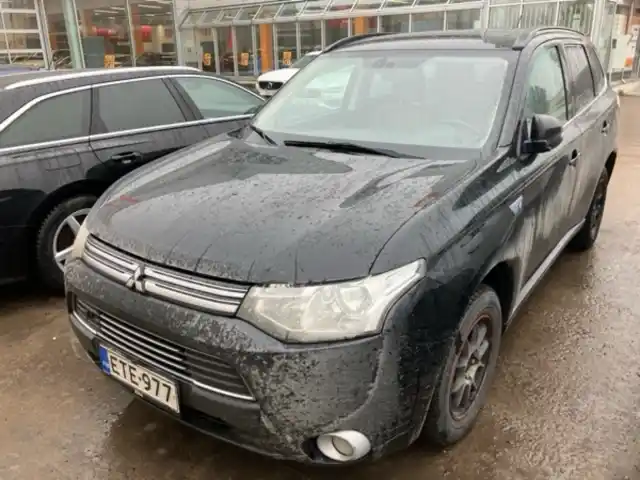 Musta Maastoauto, Mitsubishi Outlander – ETE-977