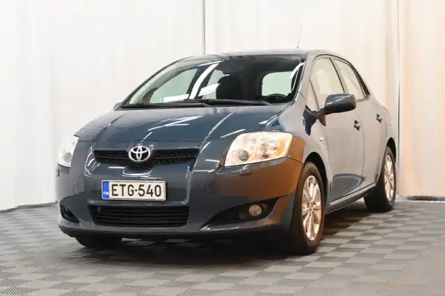 Sininen Viistoperä, Toyota Auris – ETG-540