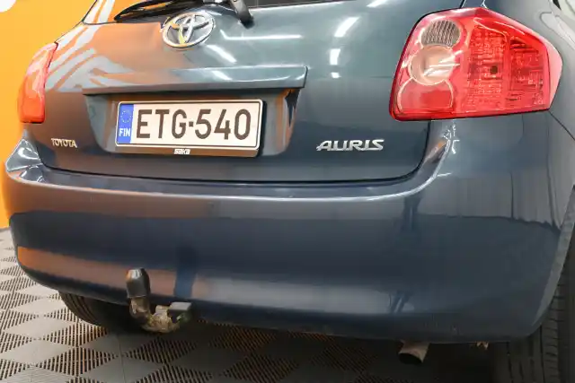 Sininen Viistoperä, Toyota Auris – ETG-540