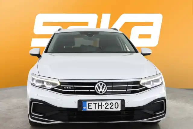 Valkoinen Farmari, Volkswagen Passat – ETH-220