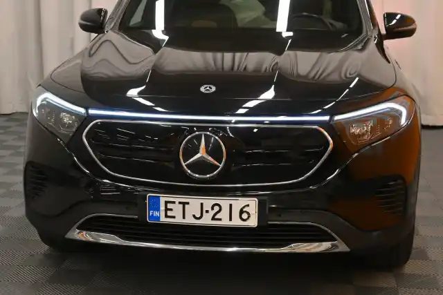 Musta Maastoauto, Mercedes-Benz EQB – ETJ-216