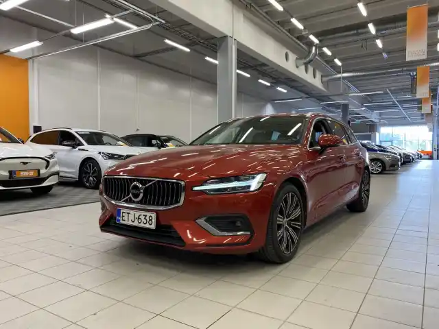 Punainen Farmari, Volvo V60 – ETJ-638