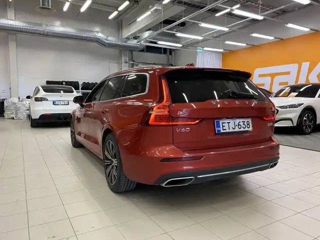 Punainen Farmari, Volvo V60 – ETJ-638