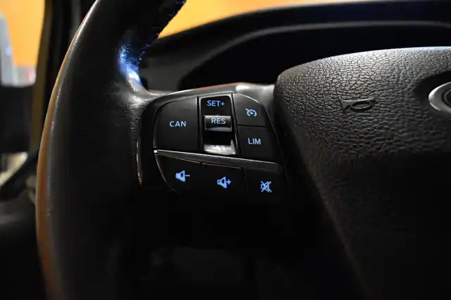 Valkoinen Pakettiauto, Ford Transit Custom – ETJ-944