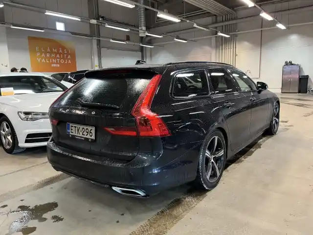 Musta Farmari, Volvo V90 – ETK-296