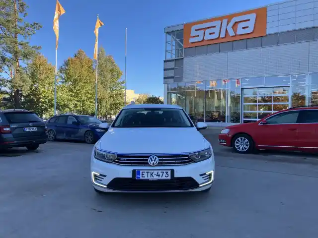 Valkoinen Farmari, Volkswagen Passat – ETK-473