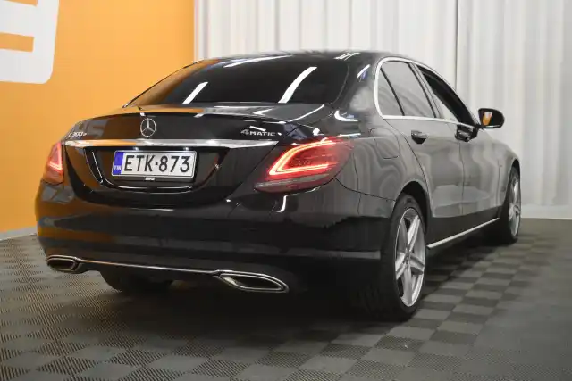 Musta Sedan, Mercedes-Benz C – ETK-873