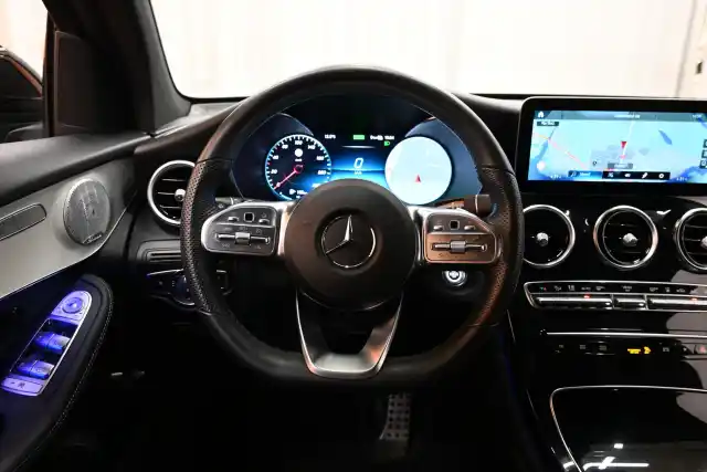 Harmaa Maastoauto, Mercedes-Benz GLC – ETL-154