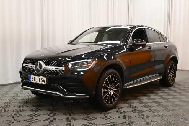 Harmaa Maastoauto, Mercedes-Benz GLC – ETL-154