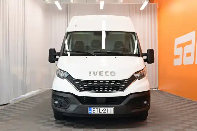 Valkoinen Pakettiauto, Iveco DAILY – ETL-211