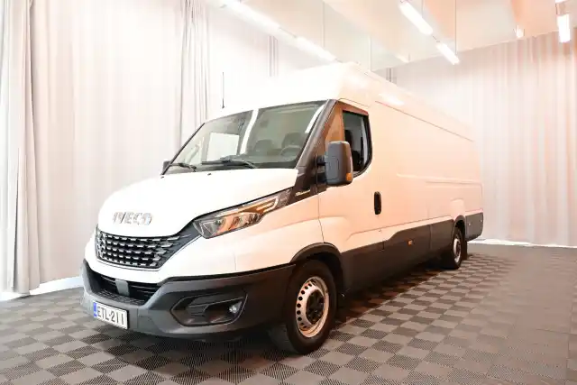 Valkoinen Pakettiauto, Iveco DAILY – ETL-211