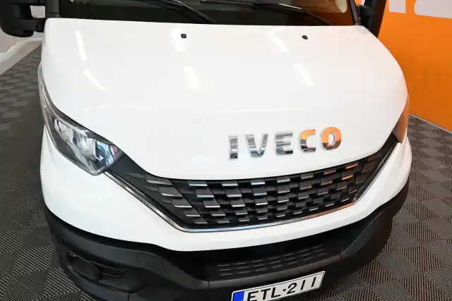 Valkoinen Pakettiauto, Iveco DAILY – ETL-211