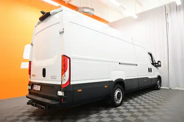 Valkoinen Pakettiauto, Iveco DAILY – ETL-211