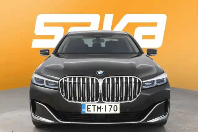 Harmaa Sedan, BMW 745 – ETM-170