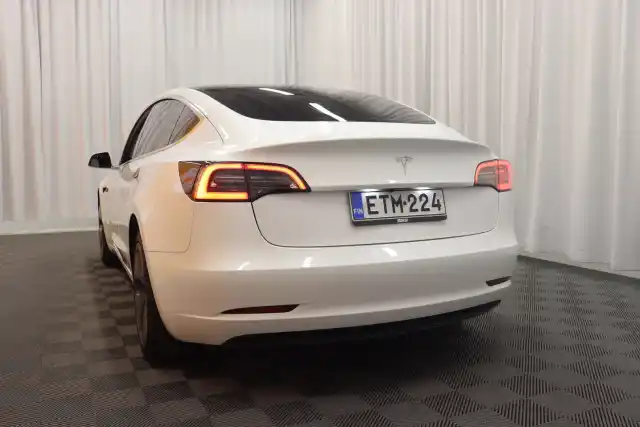 Valkoinen Sedan, Tesla Model 3 – ETM-224