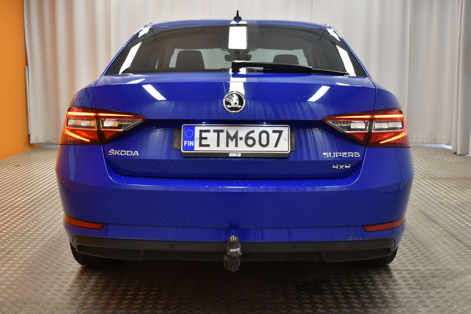 Sininen Sedan, Skoda Superb – ETM-607