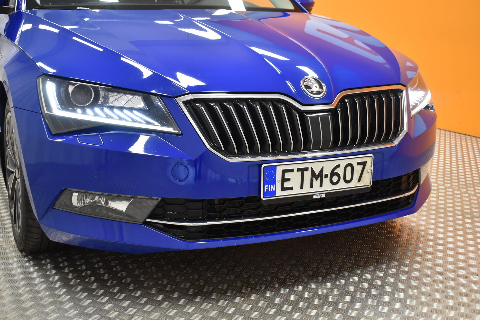 Sininen Sedan, Skoda Superb – ETM-607