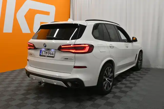 Valkoinen Maastoauto, BMW X5 – ETM-944