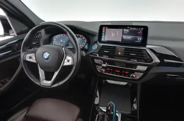 Musta Maastoauto, BMW iX3 – ETN-805