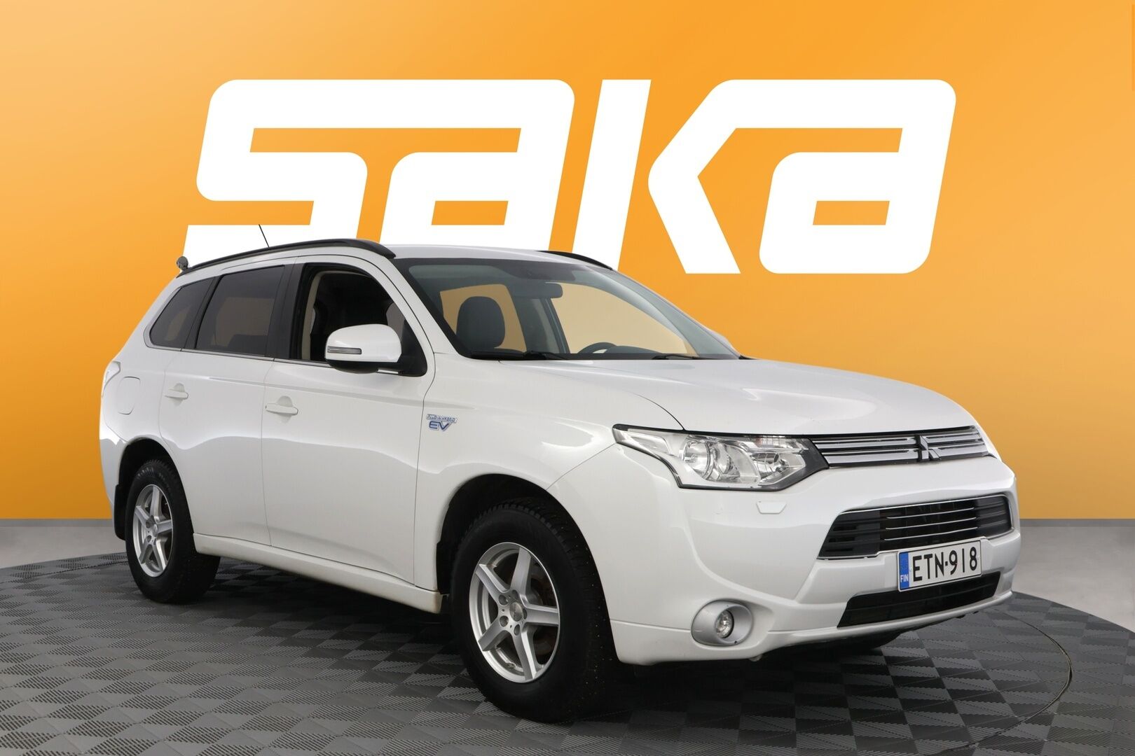 MitsubishiOutlanderPhev2015