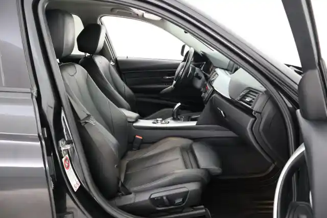 Musta Farmari, BMW 335 – ETN-941