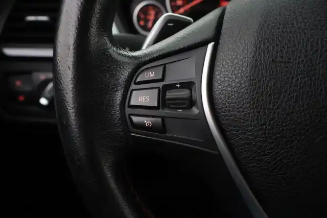 Musta Farmari, BMW 335 – ETN-941