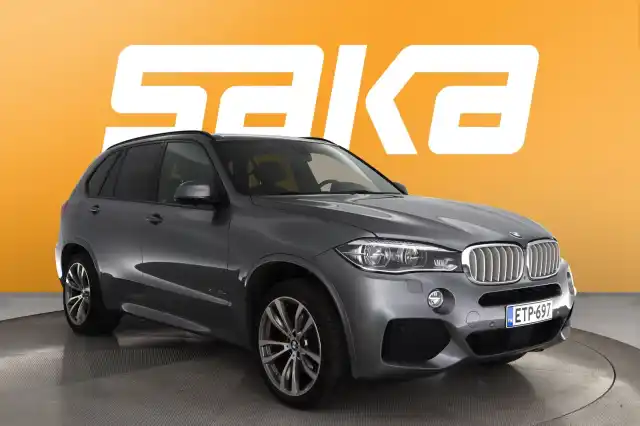 Harmaa Maastoauto, BMW X5 – ETP-697