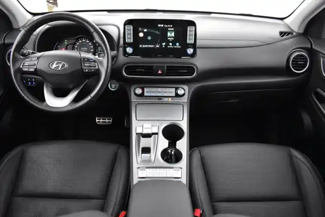 Sininen Maastoauto, Hyundai KONA – ETP-747