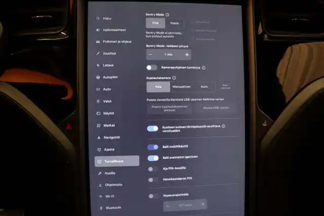 Musta Maastoauto, Tesla Model X – ETP-836