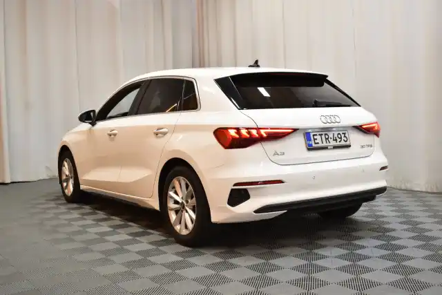 Valkoinen Viistoperä, Audi A3 – ETR-493
