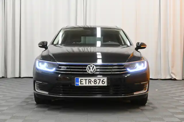 Musta Farmari, Volkswagen Passat – ETR-876