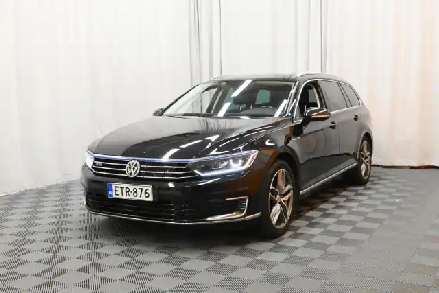 Musta Farmari, Volkswagen Passat – ETR-876