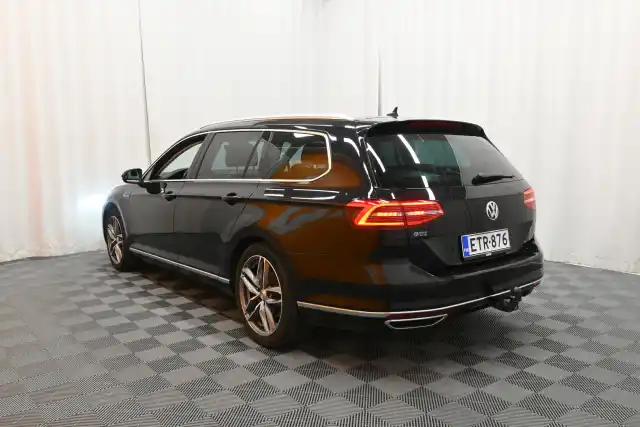 Musta Farmari, Volkswagen Passat – ETR-876