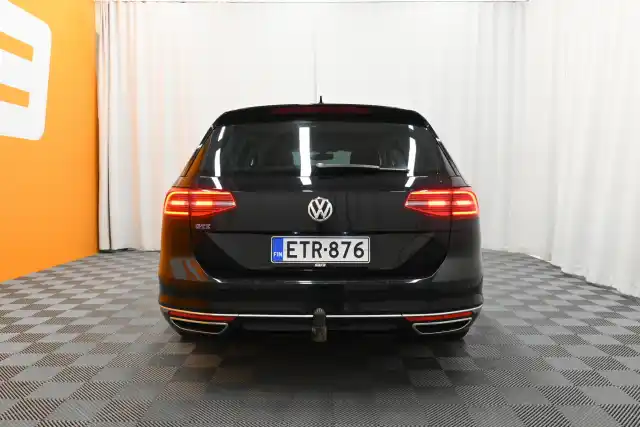 Musta Farmari, Volkswagen Passat – ETR-876