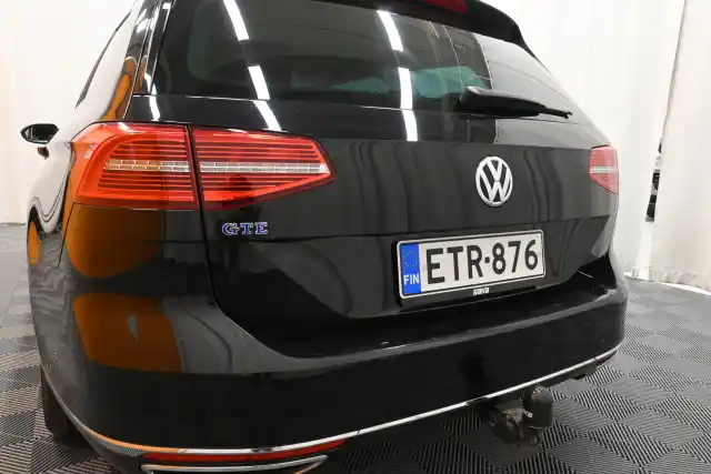 Musta Farmari, Volkswagen Passat – ETR-876