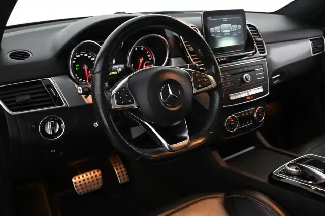 Musta Maastoauto, Mercedes-Benz GLE – ETS-520