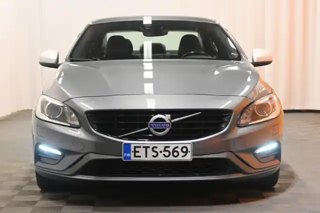 Harmaa Sedan, Volvo S60 – ETS-569