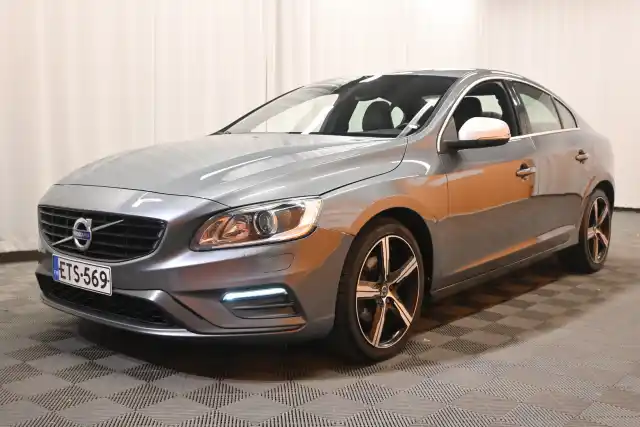 Harmaa Sedan, Volvo S60 – ETS-569