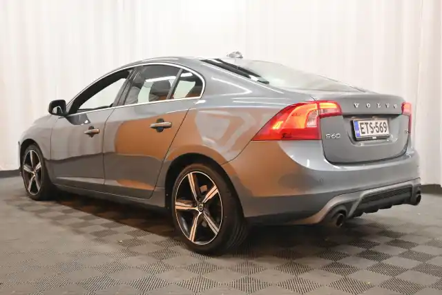 Harmaa Sedan, Volvo S60 – ETS-569