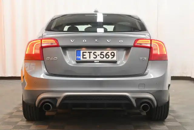 Harmaa Sedan, Volvo S60 – ETS-569