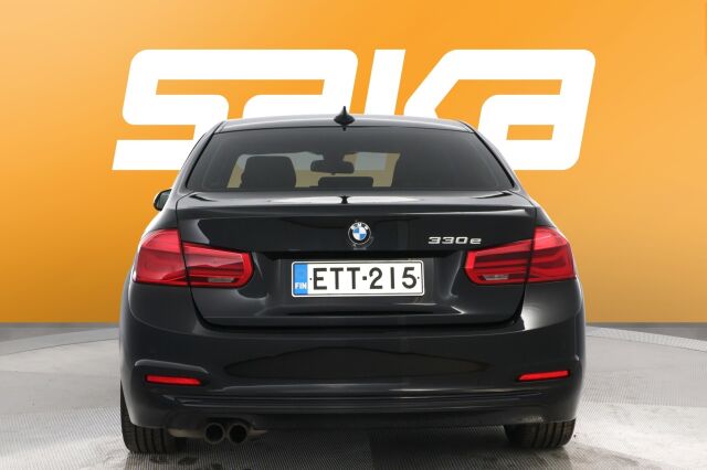 Musta Sedan, BMW 330 – ETT-215