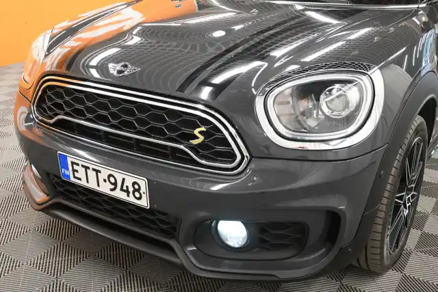 Musta Maastoauto, Mini Countryman – ETT-948