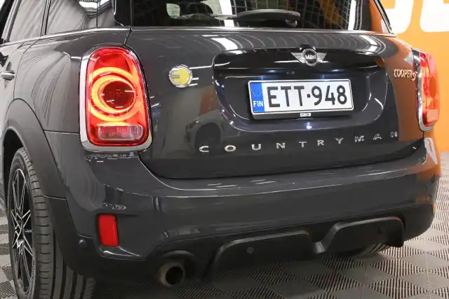 Musta Maastoauto, Mini Countryman – ETT-948