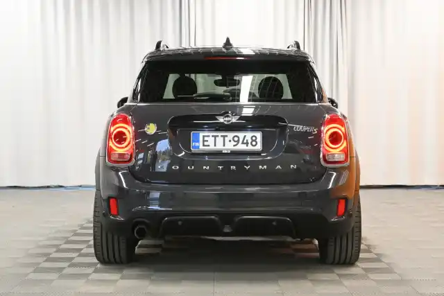 Musta Maastoauto, Mini Countryman – ETT-948