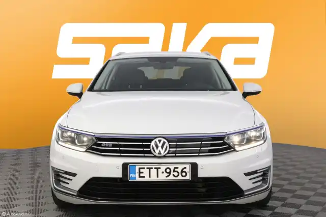 Valkoinen Farmari, Volkswagen Passat – ETT-956